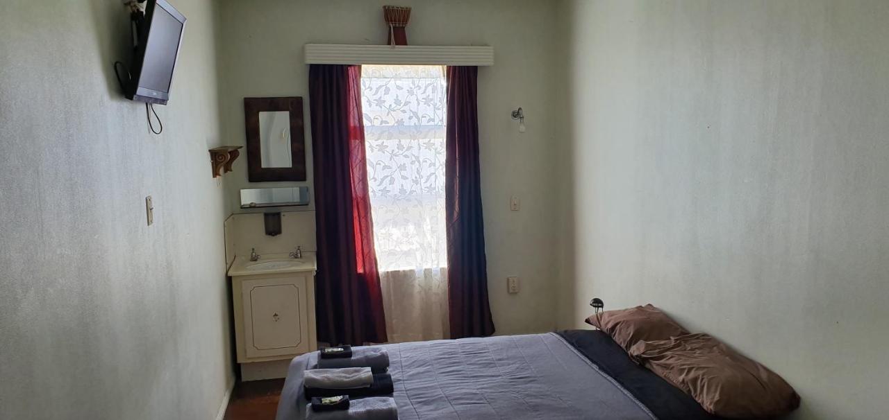 Hotel Motueka Backpackers, Loud Live Music Friday Saturday Nights Bilik gambar