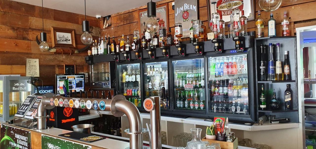 Hotel Motueka Backpackers, Loud Live Music Friday Saturday Nights Luaran gambar